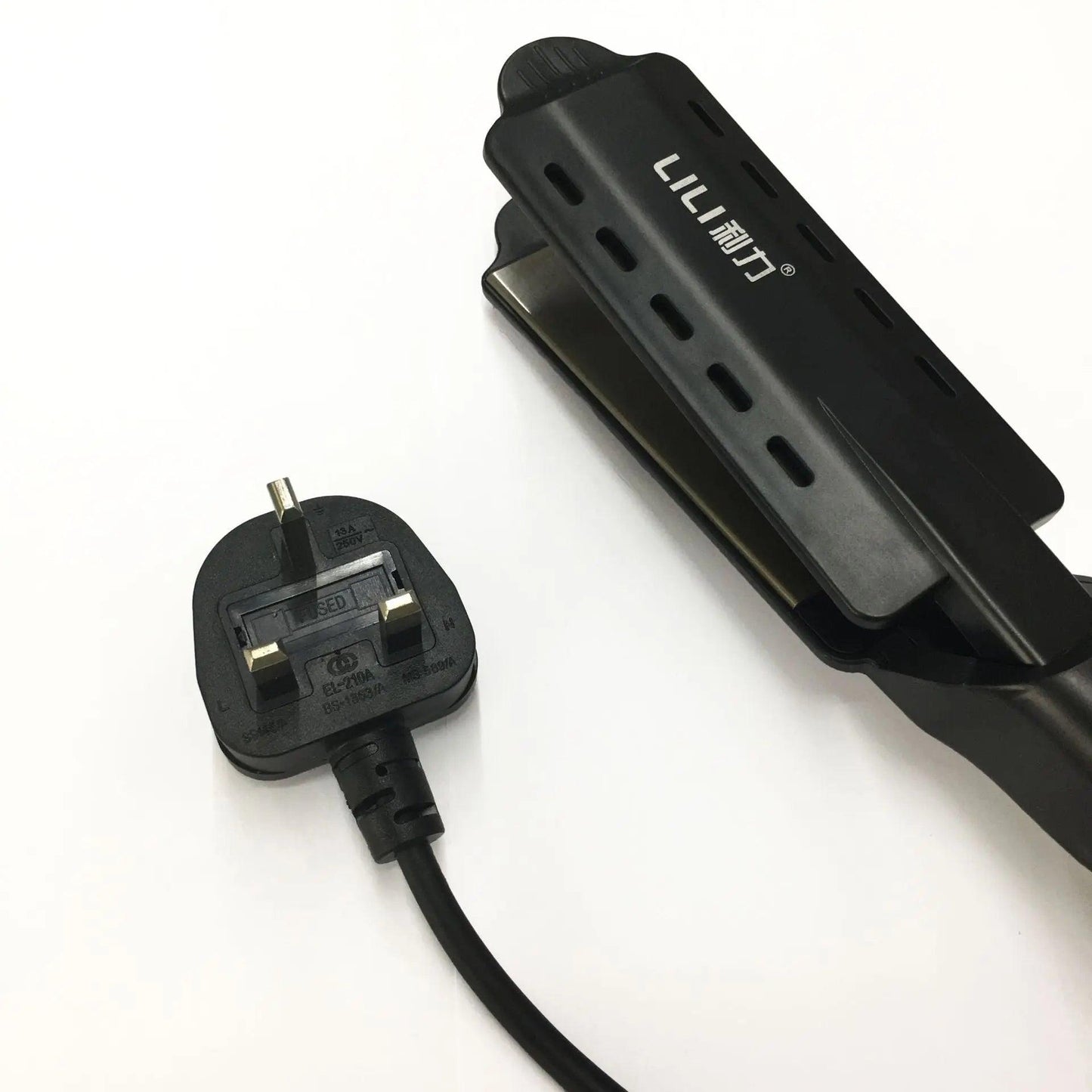 Hairdressing tool straightener does not hurt hair straightener
